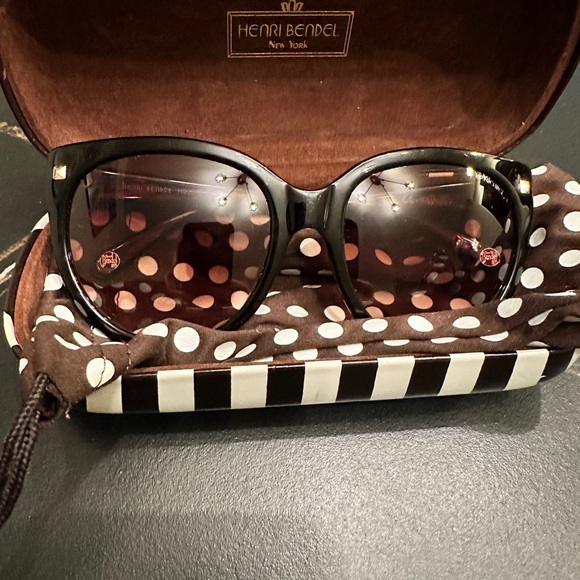 HENRI BENDEL Decked Out Ombre Round Women's Sunglasses - Picture 11 of 11